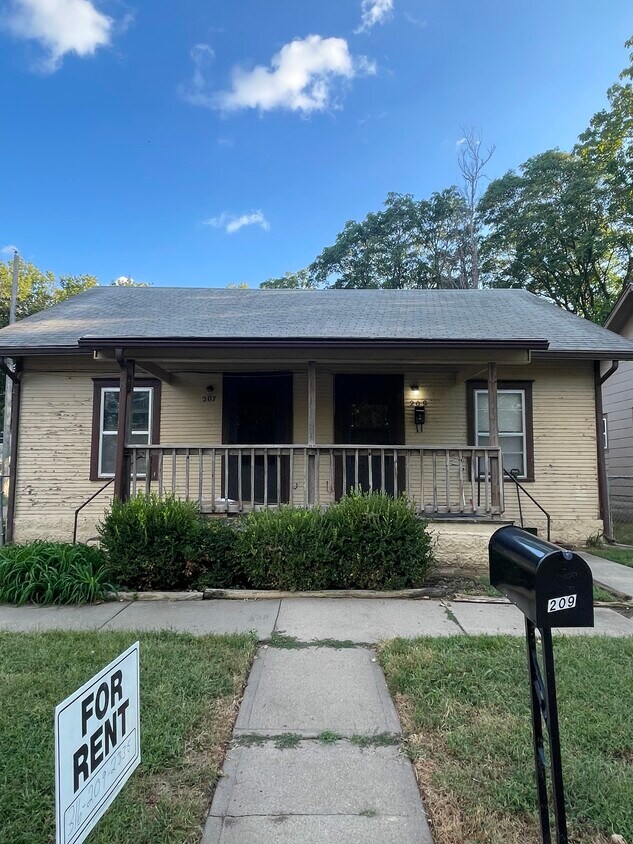 Primary Photo - 207 W Morris St