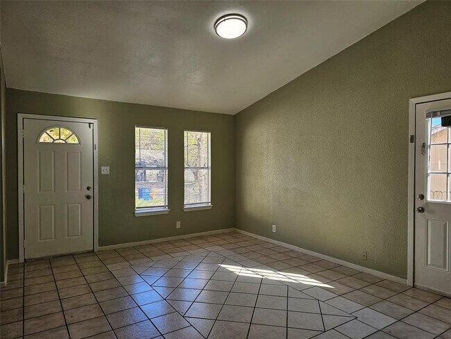 Foto del edificio - 1305 Bonnie Brae St