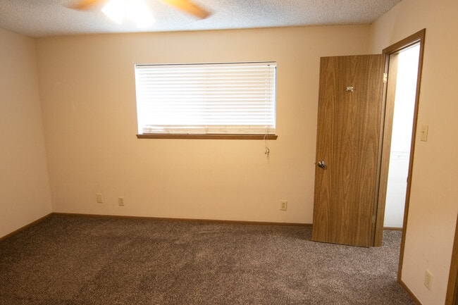 Building Photo - 5104 Westmore Ave