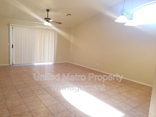 Building Photo - 11351 W Seldon Ln
