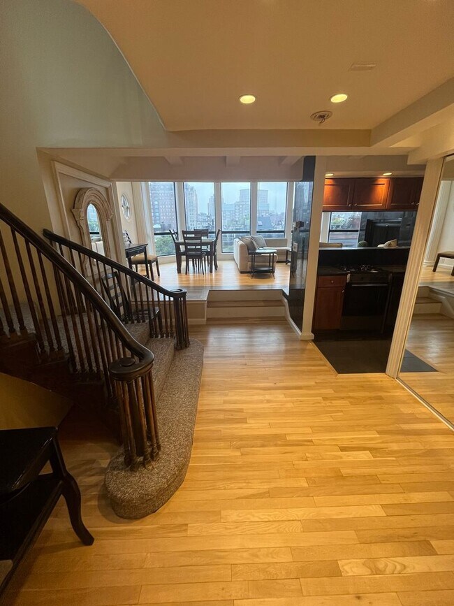 Foto del edificio - No Brokers Fee Penthouse in Back Bay.