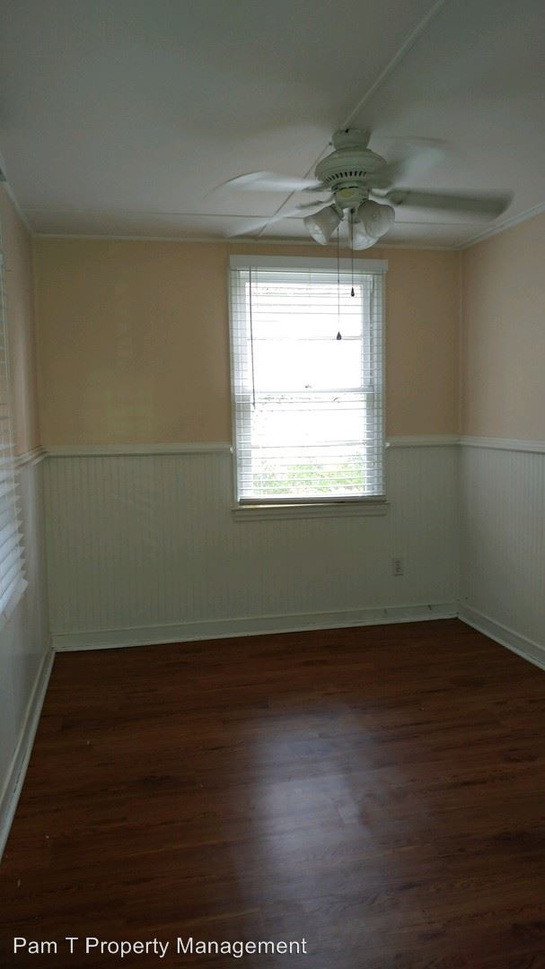 Building Photo - 8 Southwood Dr