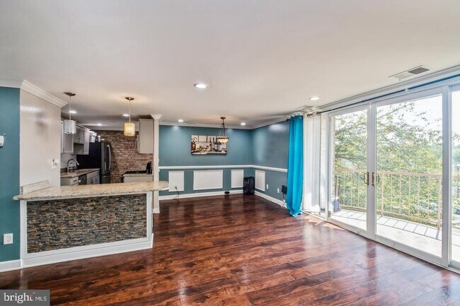 Foto del edificio - 3327 Huntley Sq Dr