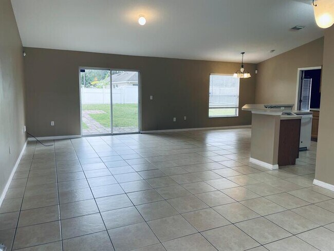 Building Photo - 48 Pitt Ln