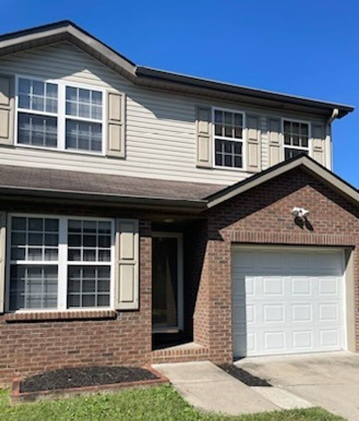 Primary Photo - Three Bedroom two and half bath townhome i...