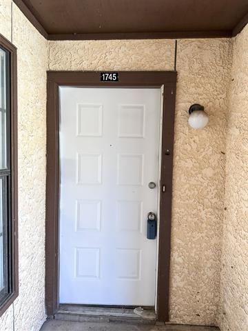 Primary Photo - 1745 Crest Grove Dr