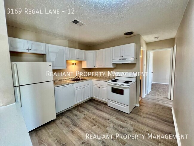 Building Photo - *** $250.00 OFF 1 MONTH"S RENT ***