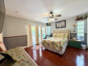 Building Photo - 5105 White Oak Ln