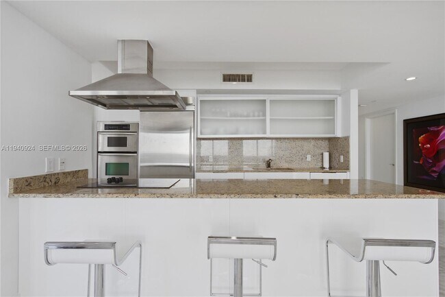 Building Photo - 1800 S Ocean Dr