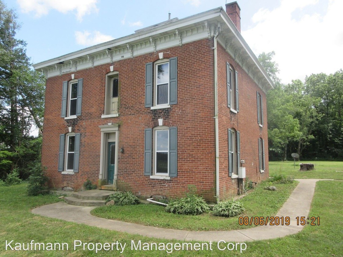 Primary Photo - 4 br, 2 bath House - 5574 E. 900 S.