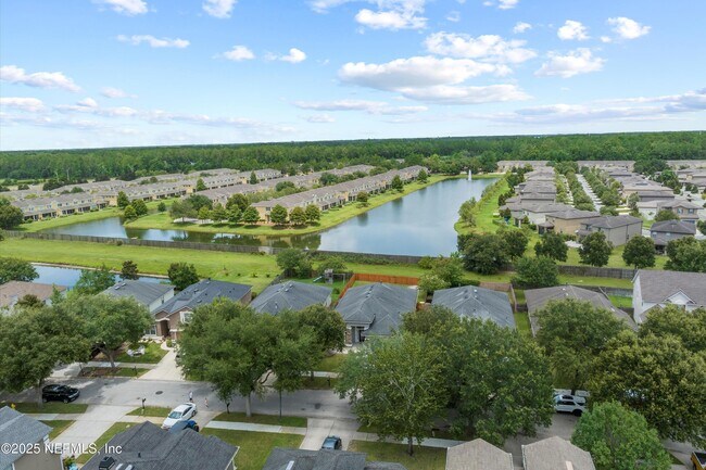 Foto del edificio - 5985 Wind Cave Ln