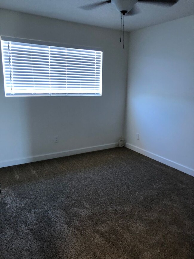 Building Photo - 2 Bedroom Apartment close to downtown