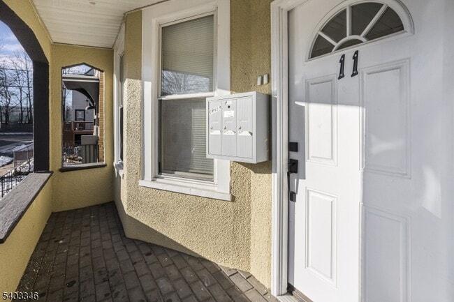 Building Photo - 11 Ellington St