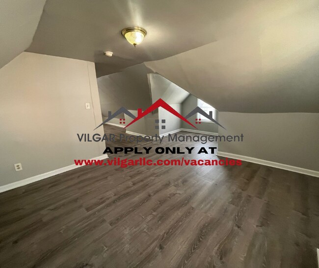Foto del edificio - Wow, what a home! This stunning 3 bedroom,...