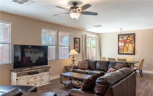 Foto del edificio - 7215 Moonraker Ave