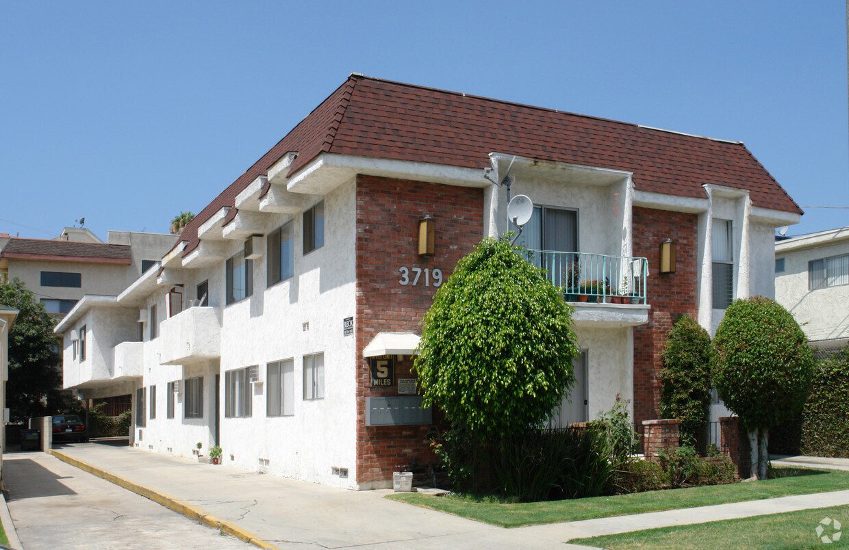 Building Photo - 3719 Delmas Ter