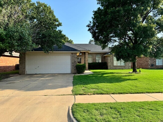Building Photo - Available Soon 3 Bedroom 2 bath
