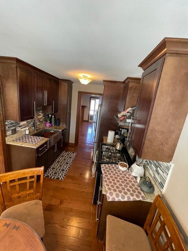 Building Photo - 1625 Estate Cir