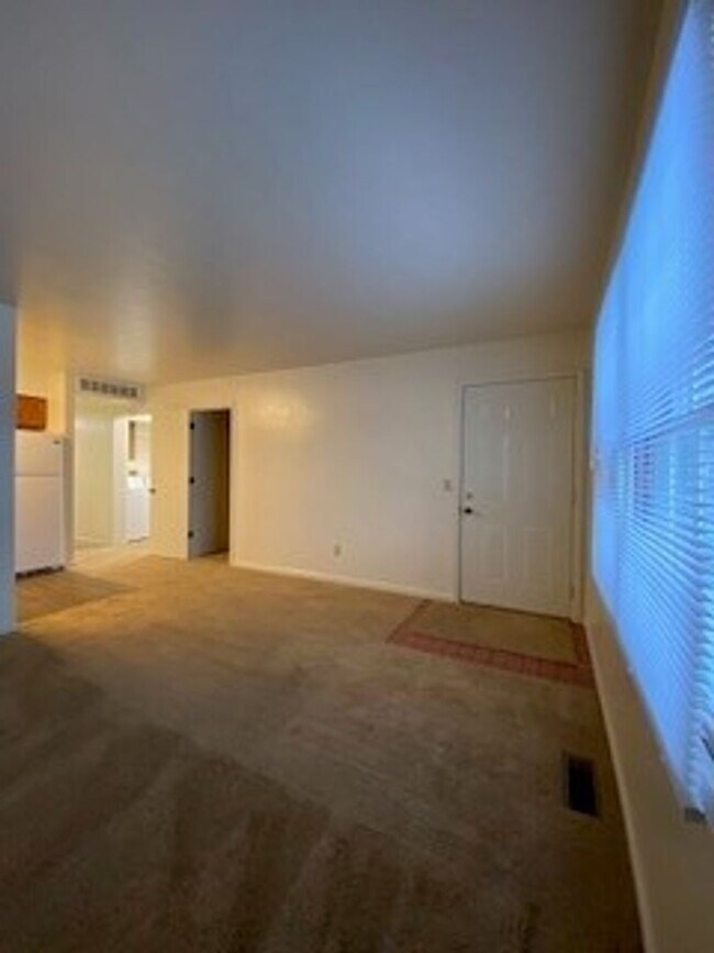 Foto del edificio - 124 S Silverwood Ln
