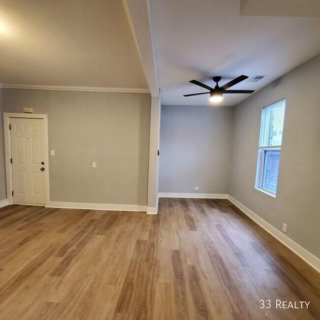 Foto del edificio - Brand New Rehab 2 Bedroom 2 Bath Duplex in...