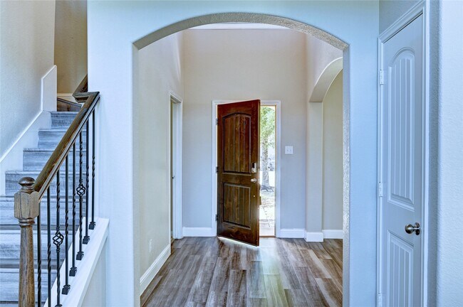 Building Photo - 5555 Casa Martin Dr