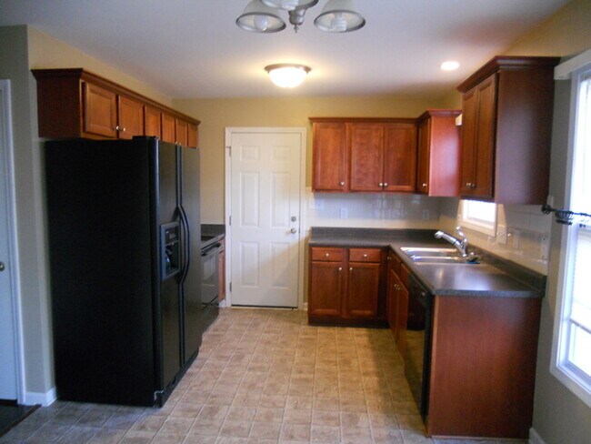 Building Photo - 44 Guilford Court, Spring Lake, NC 28390