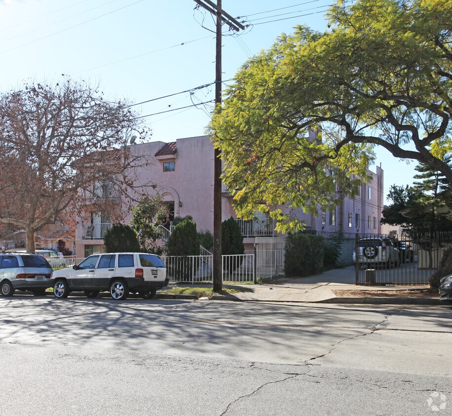 Building Photo - 1405 N Normandie Ave