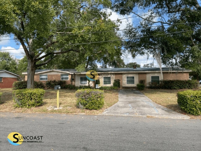 Building Photo - 4805 Locksley Ave