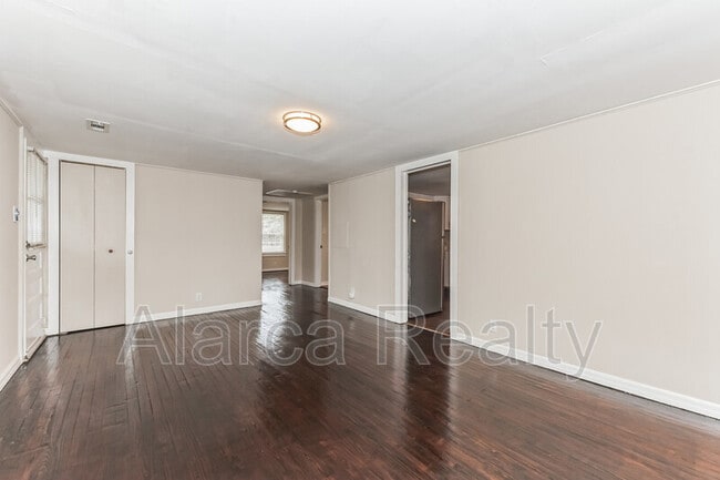 Building Photo - 1160 Partee Dr