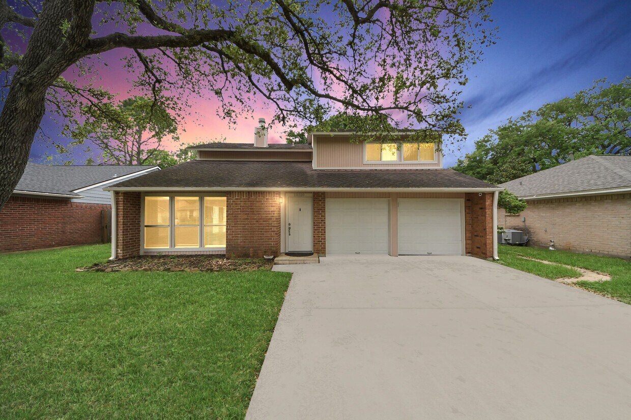 Foto principal - 15110 McConn St