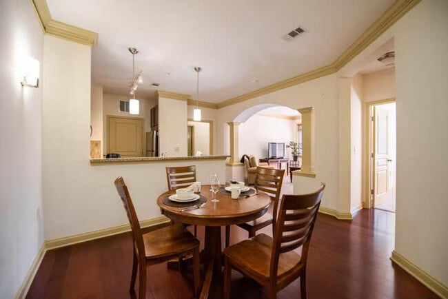 Foto del edificio - 2035 Renaissance Park Pl