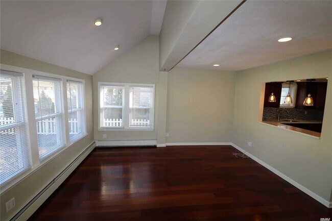Foto del edificio - 2702 Rosebud Ave