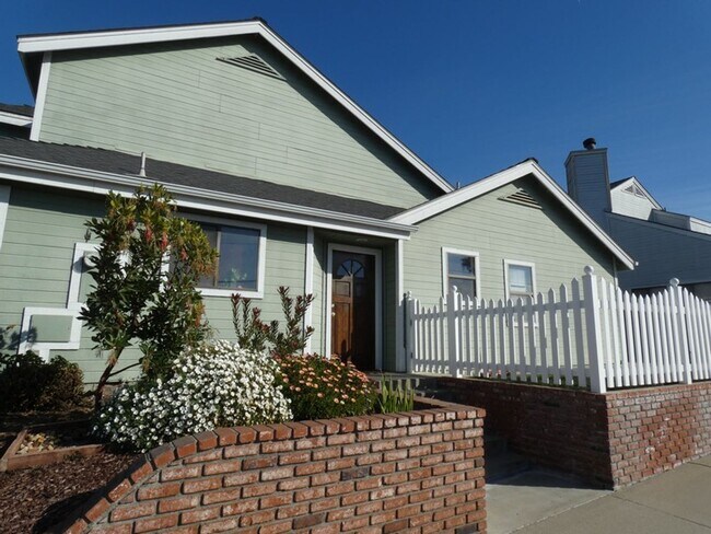 Foto del edificio - Charming 2 bedroom 2 bath in the heart of Arroyo Grande
