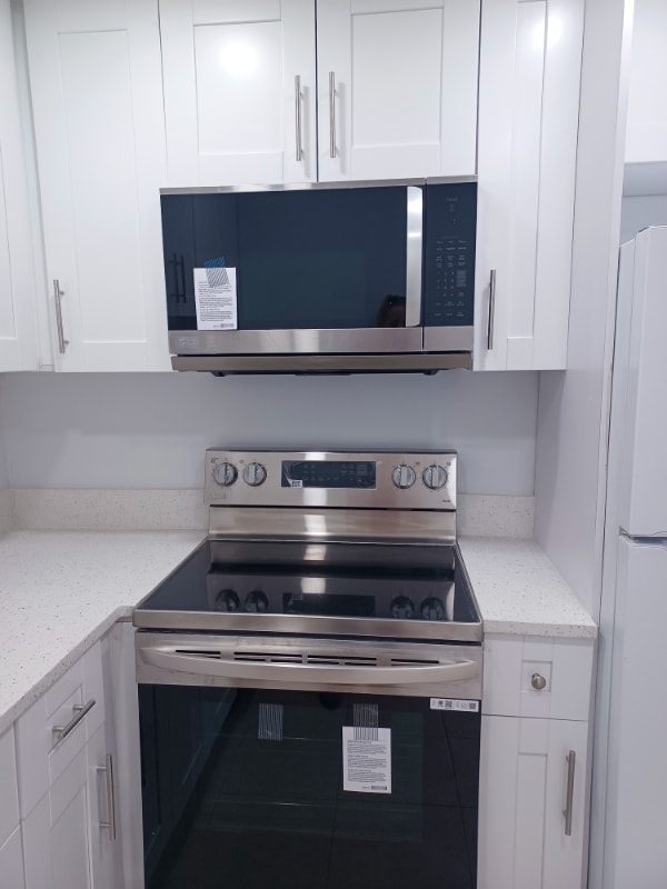 Building Photo - 4165 SW 67th Ave