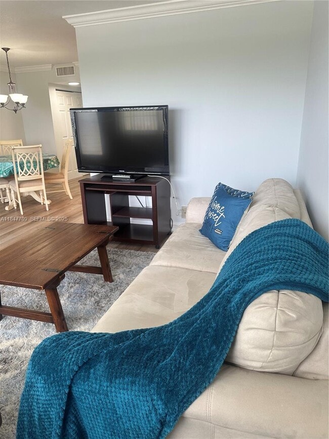 Building Photo - 4027 Swansea Crescent