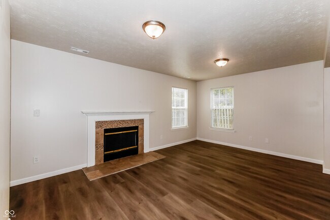 Foto del edificio - 6368 Titania Dr