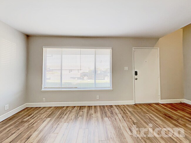 Foto del edificio - 4673 Tallyho Dr