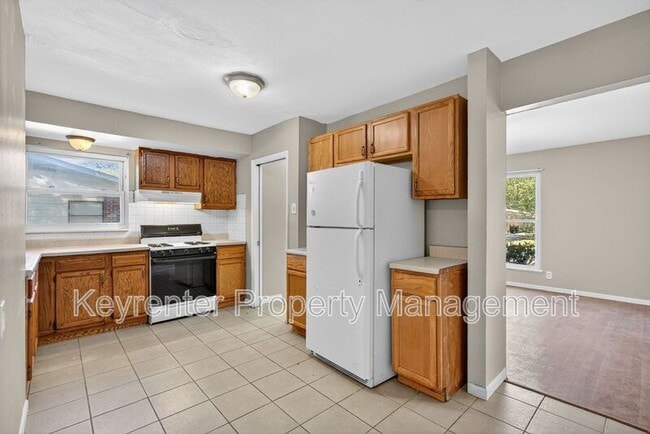 Building Photo - 10115 Saffron Dr