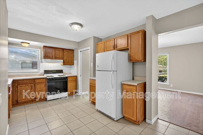 Foto del edificio - 10115 Saffron Dr