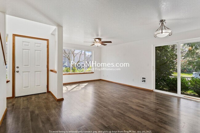 Foto del edificio - Charming Three Bedroom Newberg Home - Corner Lot!