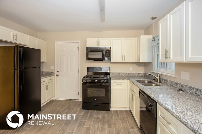 Building Photo - 10321 Roundhouse Cir