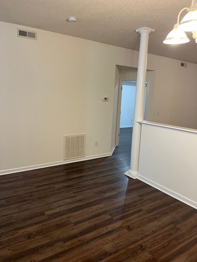 Foto del edificio - Spacious condo in excellent location