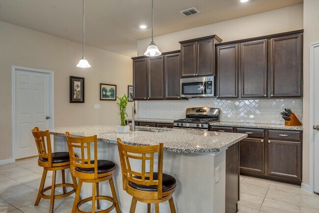 Foto del edificio - 12515 Ponder Ranch