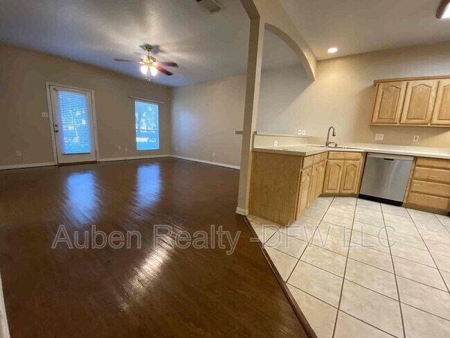 Foto del edificio - 300 E Main St