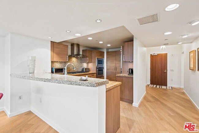 Foto del edificio - 13650 Marina Pointe Dr