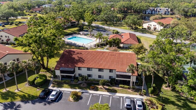 Foto del edificio - "Discover Serenity: Spacious 2-Bed, 2-Bath Condo in Vibrant Sarasota!"