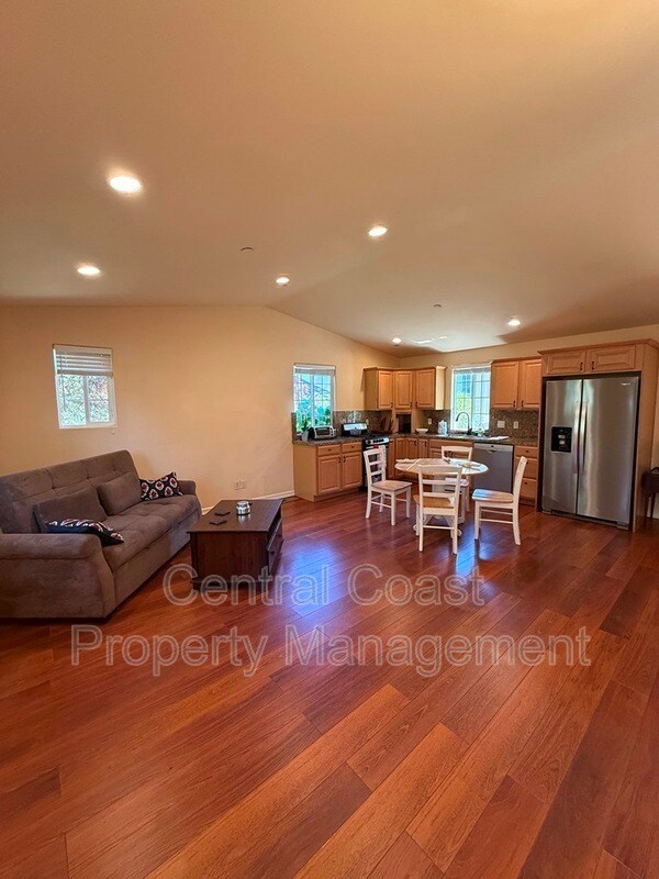 Foto del edificio - 540 Evergreen Rd