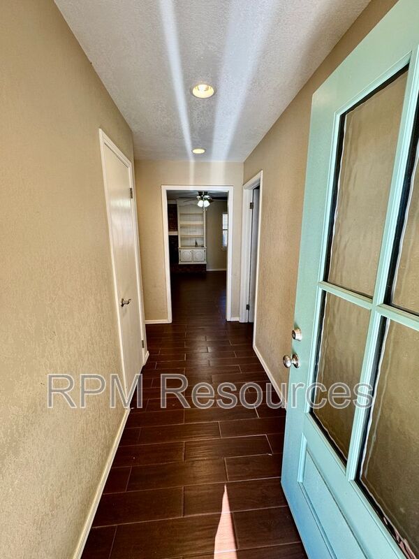 Foto del edificio - 1135 W Johnathan Way