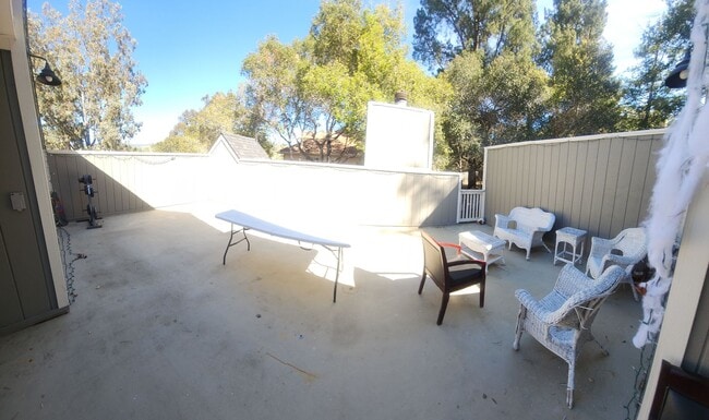 Foto del edificio - Bigger than average home in SLO! Lots of space!