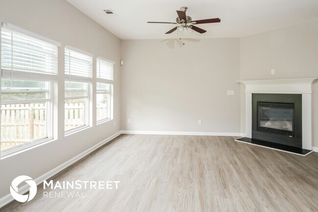 Building Photo - 15811 Normans Landing Dr